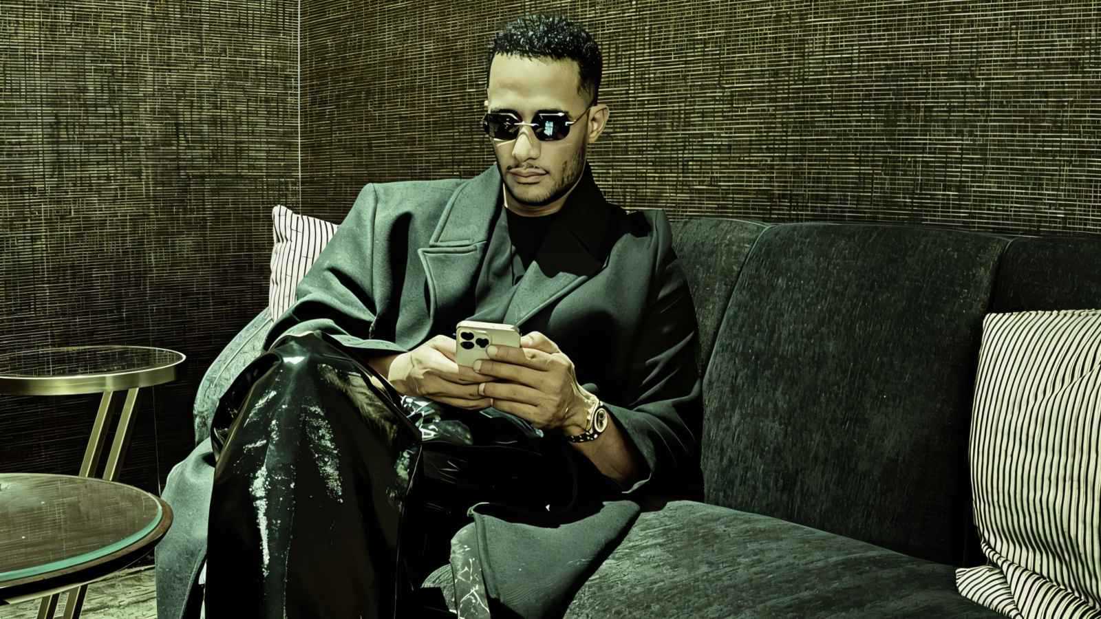 ماذا قال محمد رمضان عن لقائه بوزير الثقافة الفرنسي؟