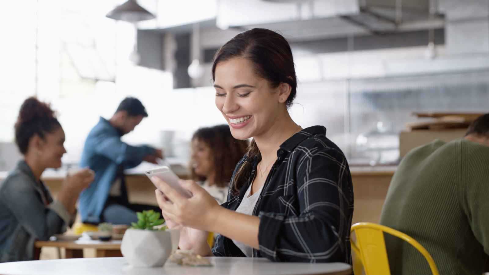 توصيات التطبيقات مقابل تقييم البشر