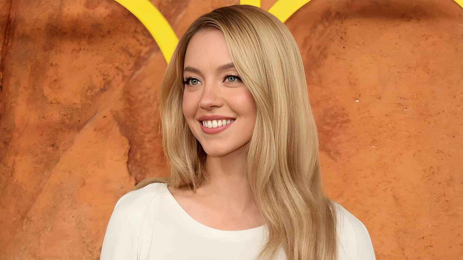 حذف مشاهد سيدني سويني وآنا وينتور من The Devil Wears Prada 2 