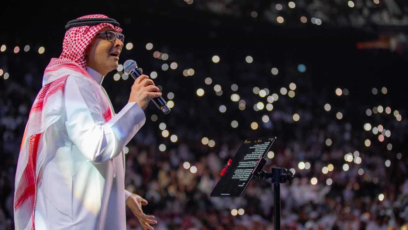 عبدالمجيد عبدالله يحيي حفلًا استثنائيًا ضمن موسم الرياض (فيديو)