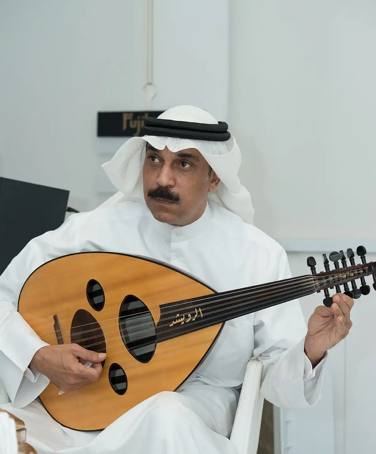 عبدالله الرويشد من طفل يعشق الموسيقى إلى نجم تتغنى بأعماله الأجيال