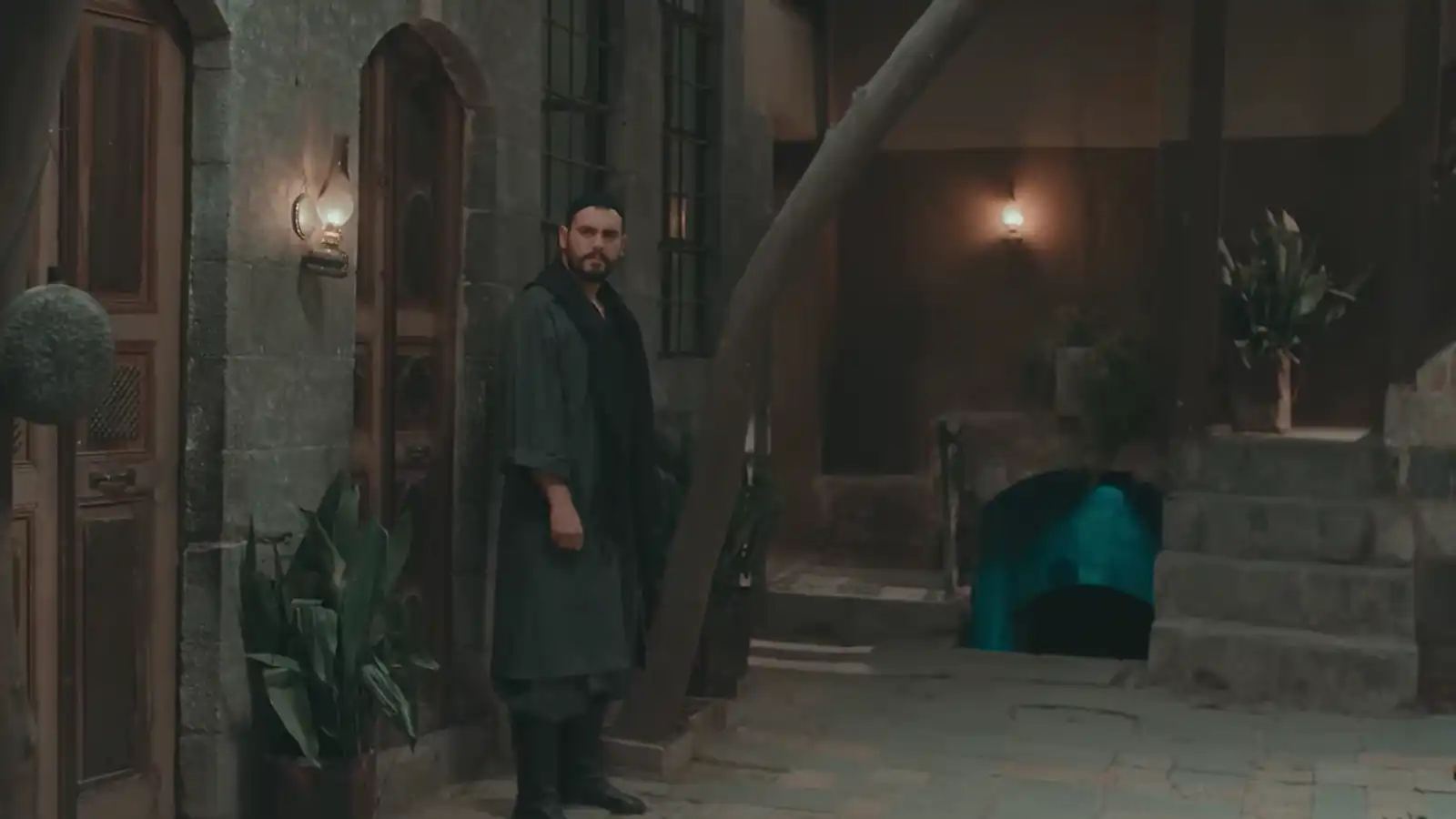 الحلقة 13 من مسلسل "اليتيم".. سامر إسماعيل يترك المنزل