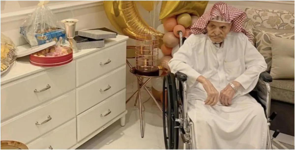 وفاة عبد العزيز المسعود والد الناشطة السعودية الهنوف.. هكذا نعته الأخيرة