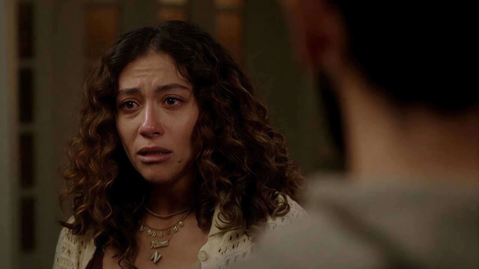 انهيار نعومي في أحداث الحلقة 21 من مسلسل "ميدتيرم"