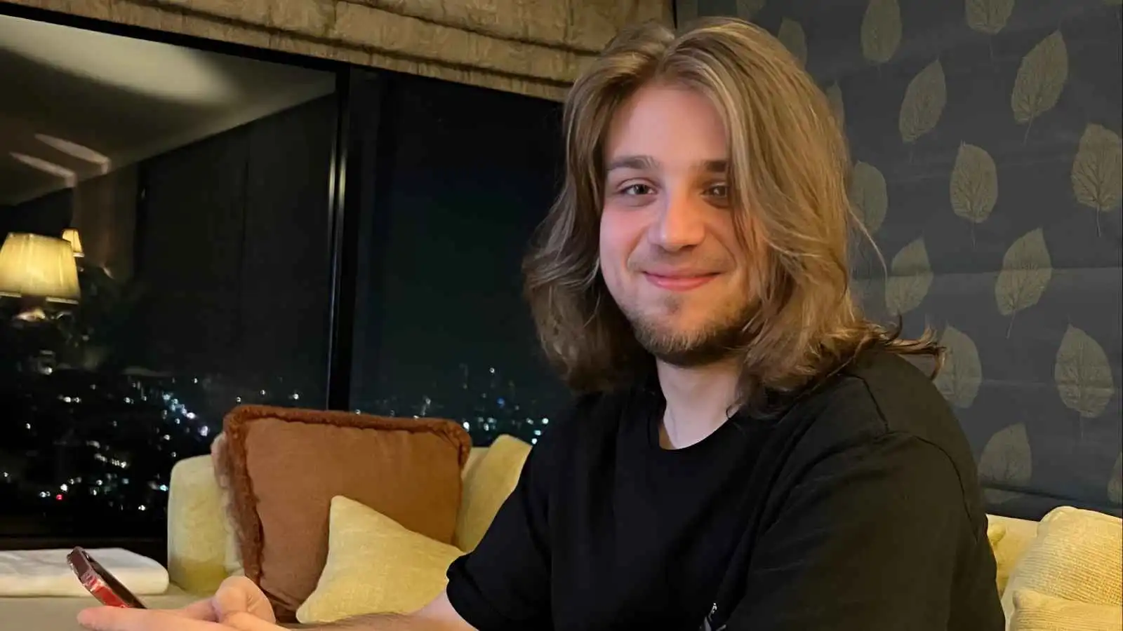 جنازة نجل نورا رحال بحضور نجوم الفن ورسائل مؤثرة