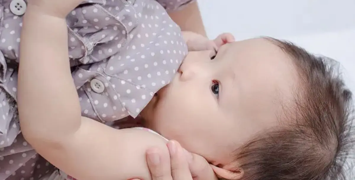 هل يستفيد الأطفال الرضع من تطعيم الأم ضد كورونا؟