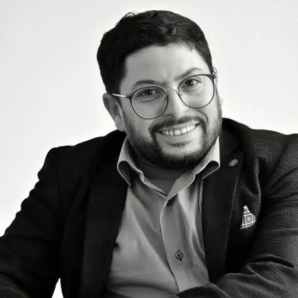 المخرج والمنتج والصحفي يوسف حسيك
