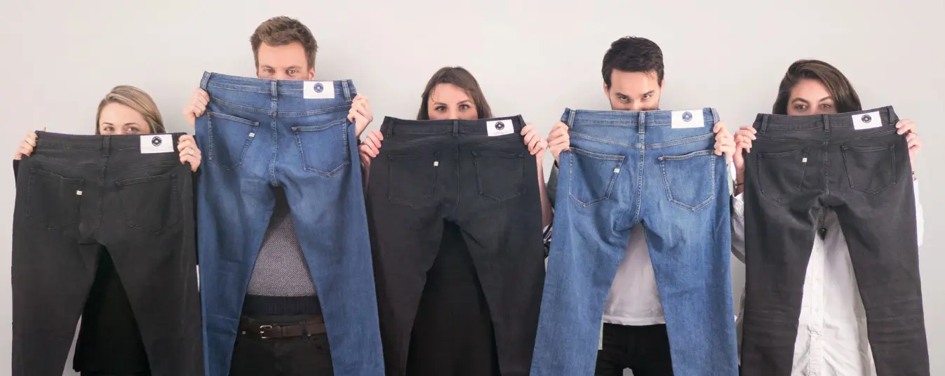 ملابس Mud Jeans