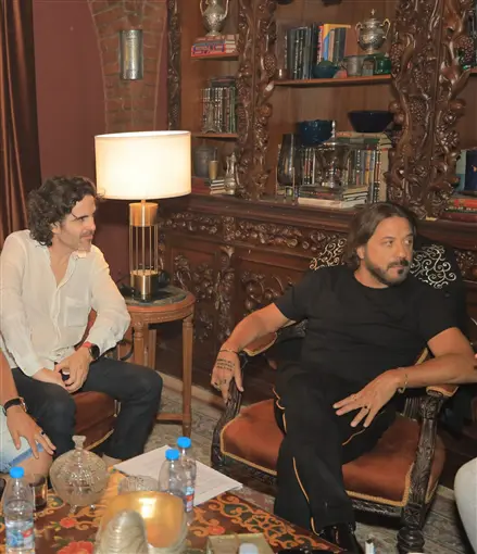 ما هو دور الفنان إنريكي أرسي في فيلم "موسم حصاد الكاكا"؟.. ومتى موعد عرضه؟