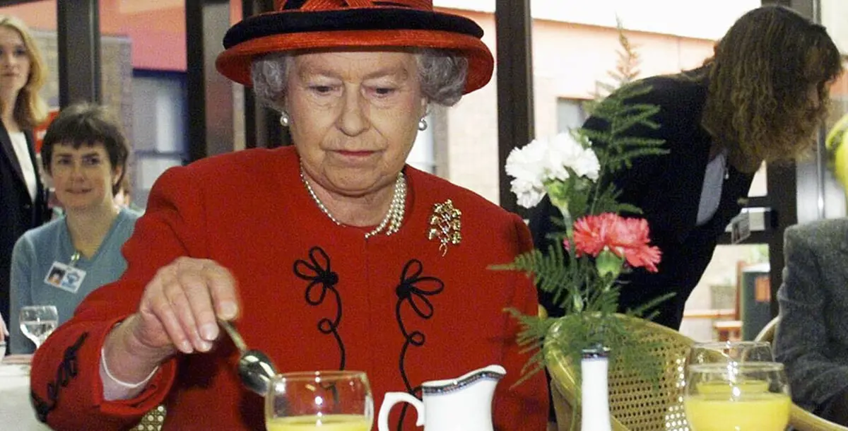 ملكةُ إنجلترا لا تفصحُ عن أكلتها المفضّلة لهذا السّبب العجيب!