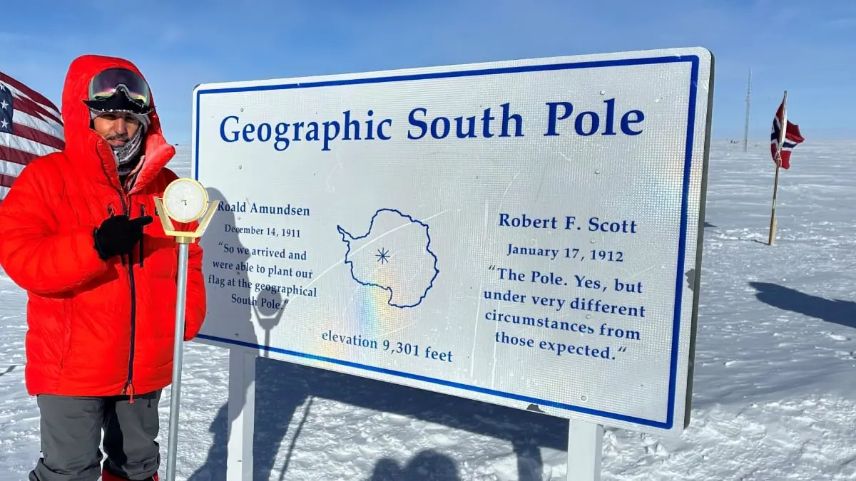 الشيباني يرفع العلم السعودي في القطب الجنوبي 