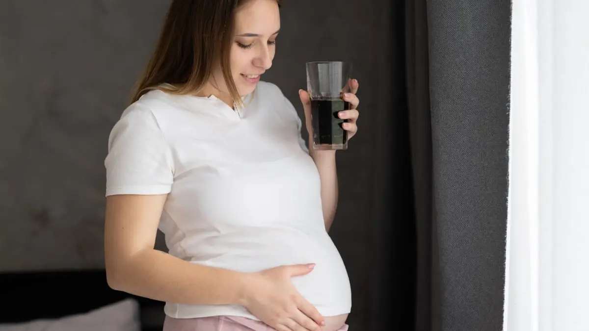  شرب الصودا أثناء الحمل يزيد فرص ولادة طفل مصاب بالتوحد