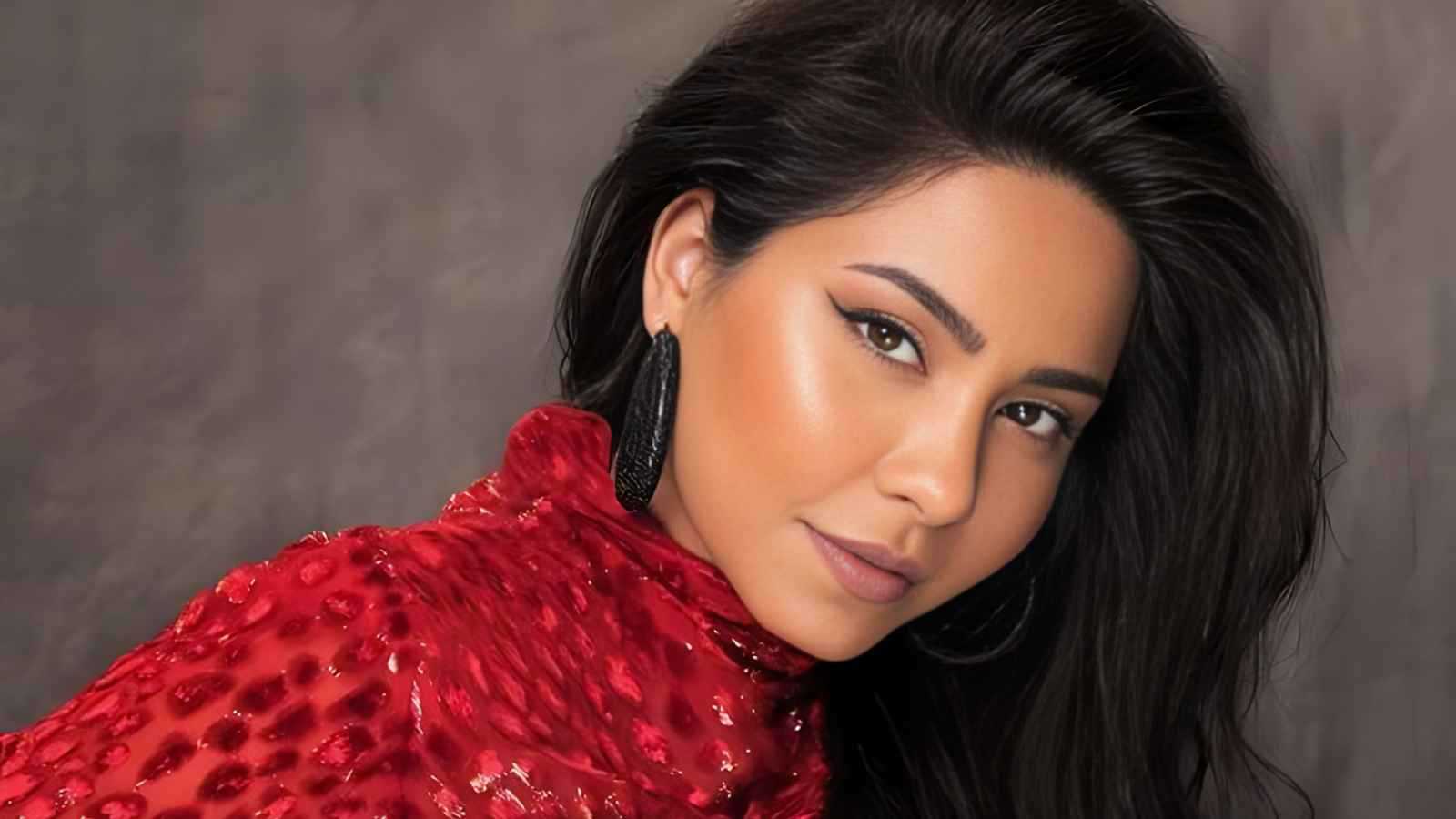 بعد عودة الفنانة شيرين عبد الوهاب إلى الساحة الغنائية بأغنية "الحضن شوك"، وجهت الإعلامية هالة سرحان رسالة مؤثرة لها.. للتفاصيل 