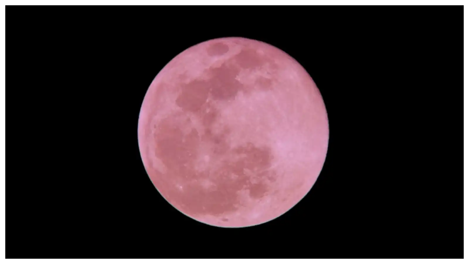 ماذا نعرف عن Strawberry Moon؟ أول قمر مكتمل في صيف 2026