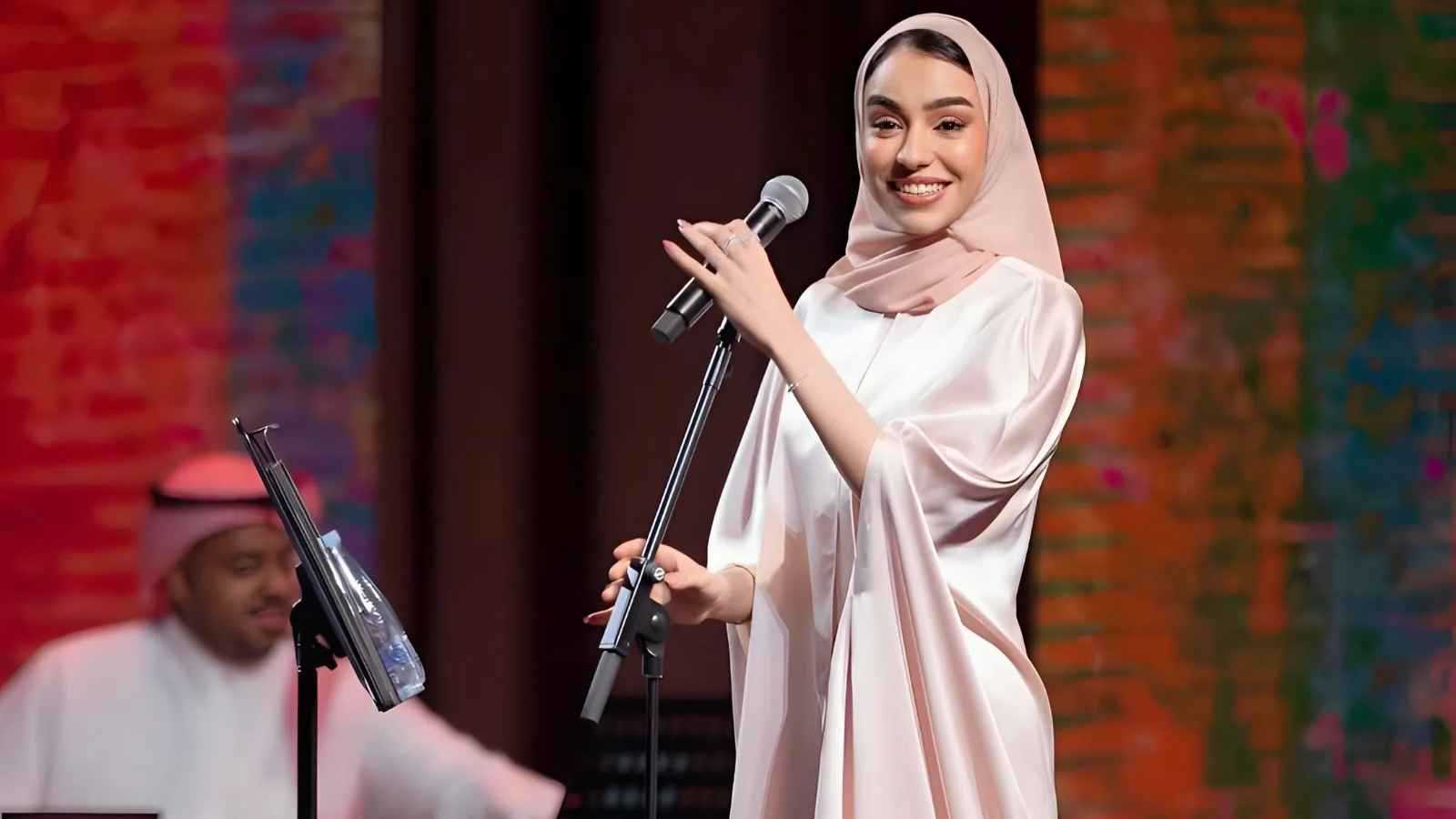 زينة عماد تطرح الجزء الثاني من ألبومها "هنسيح"