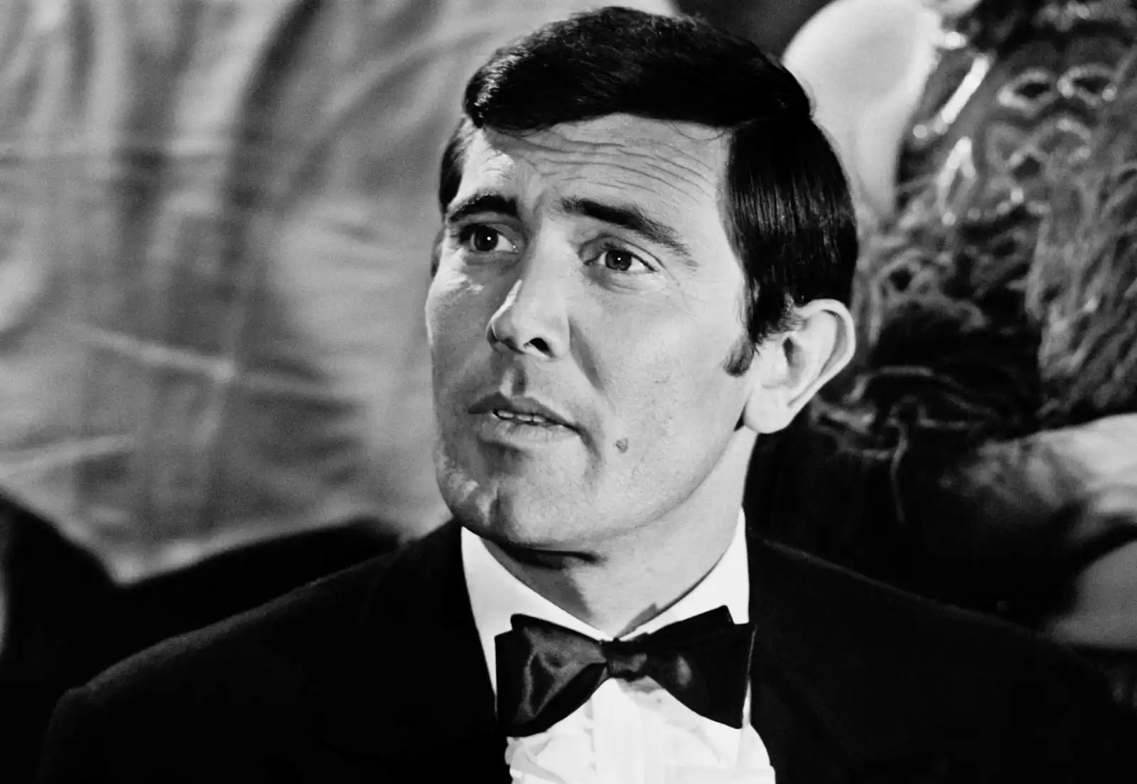 جيمس بوند.. كيف تحولت روايات ضابط متقاعد إلى أشهر سلسلة أفلام جاسوسية؟