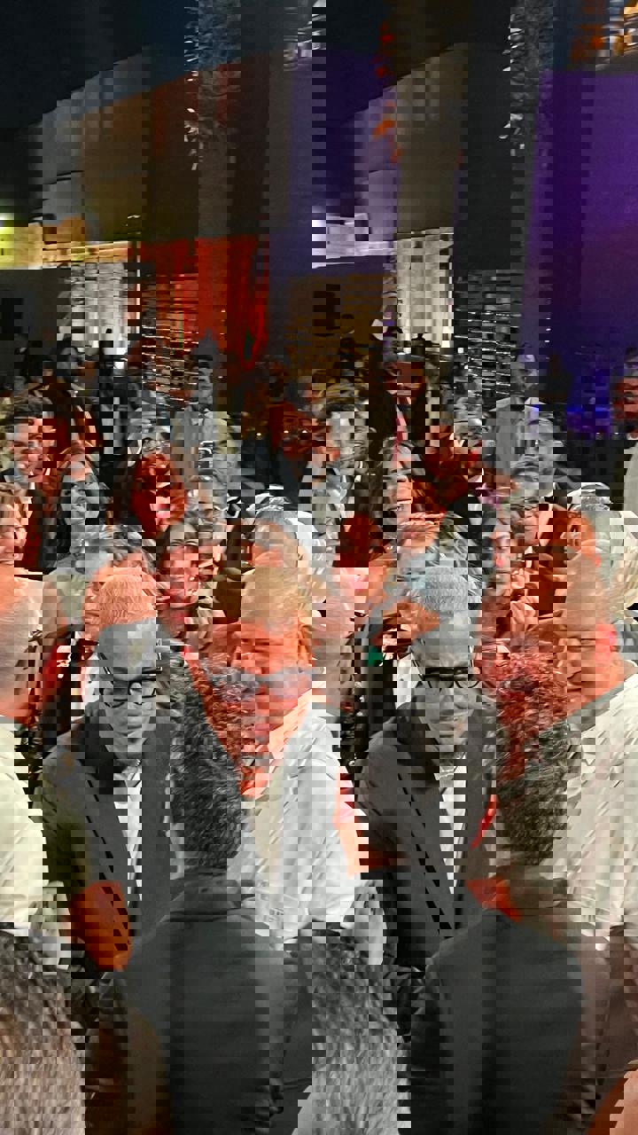 d9303cb8-c6c0-43d3-b542-95939f268c1b