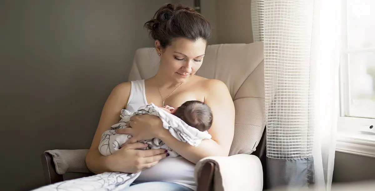 بالصور.. بيجامات تلبي احتياجات كلّ أمّ أثناء الرضاعة