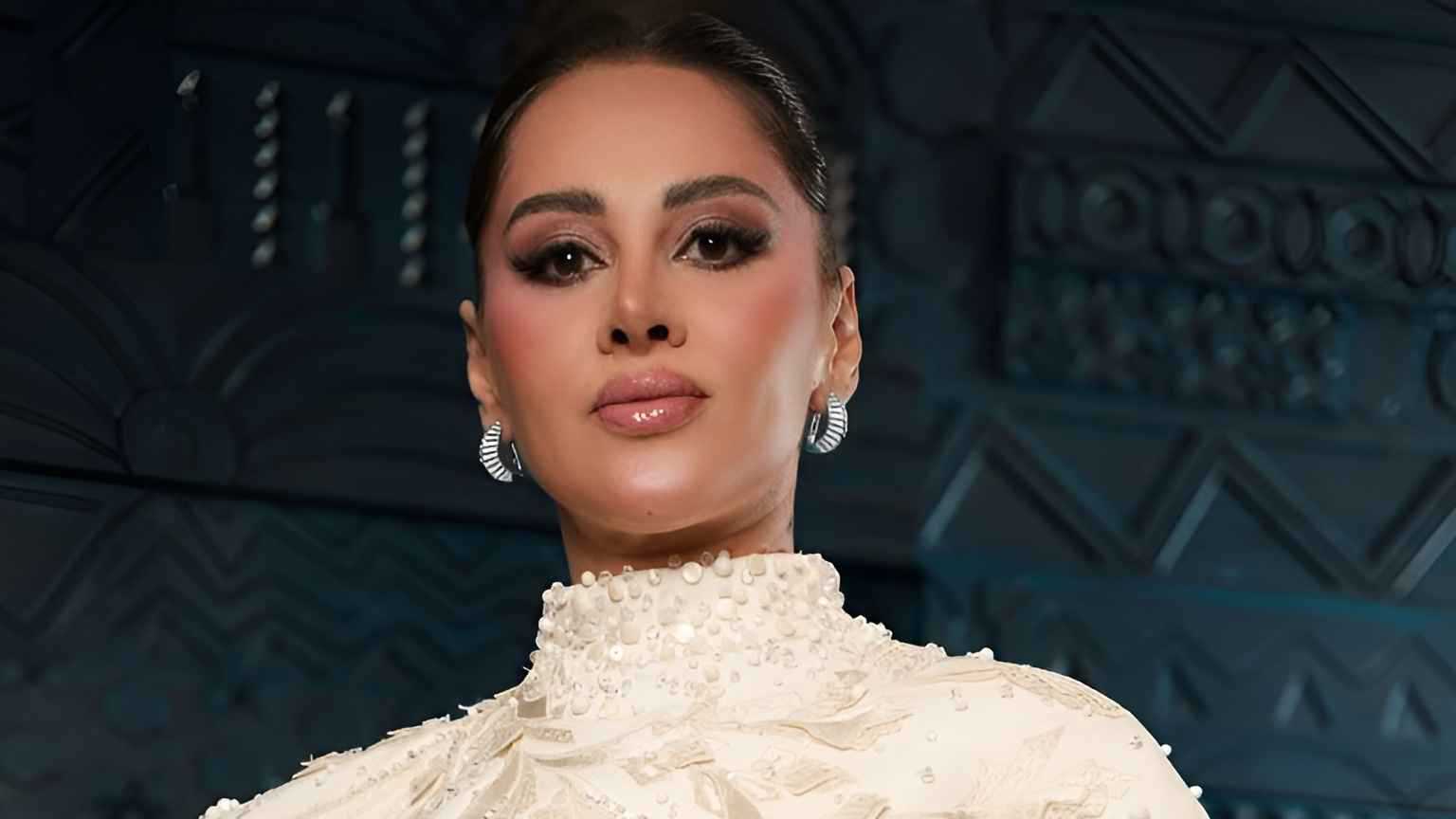 أثارت الفنانة ياسمين رئيس حالة واسعة من الجدل خلال الساعات الماضية بعد نشرها رسالة لافتة لابنها عبر حسابها على منصة "إكس".. للتفاصيل 