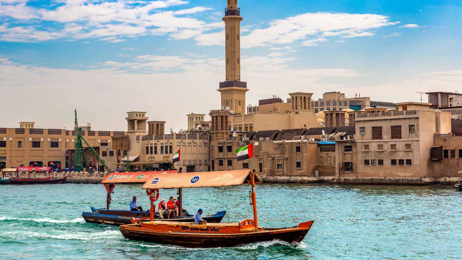 أنشطة سياحية لا تفوتك عند زيارة منطقة خور دبي