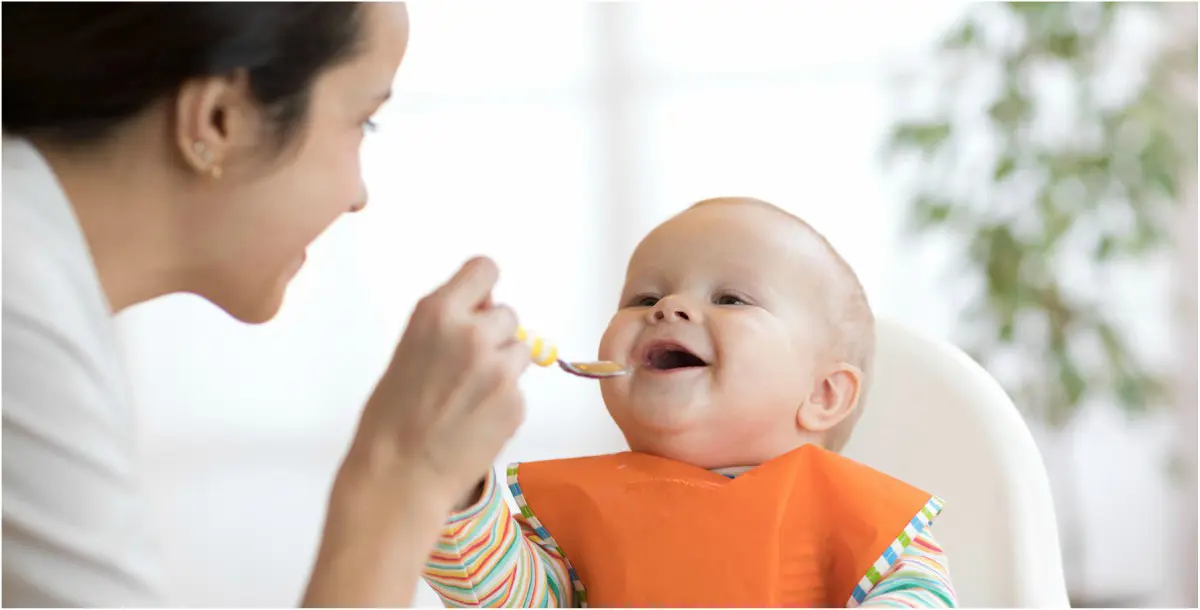 ما أهمية تخصيص "كرسي طعام" لطفلكِ؟.. وكيف تختارينه؟