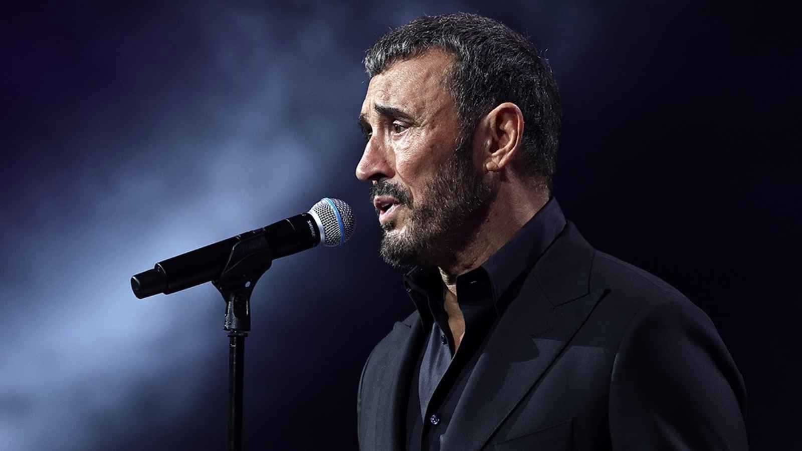 بصوته.. كاظم الساهر يكشف كلمات جديده