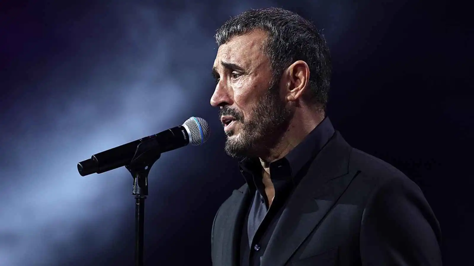 بصوته.. كاظم الساهر يكشف كلمات جديده