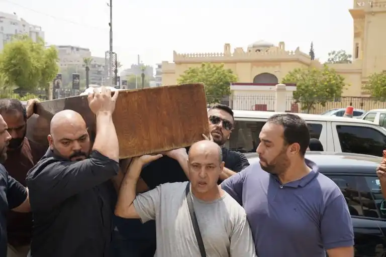 وفاة محمد التاجي.. نجوم الفن يودعون نجم "البشاير" إلى مثواه الأخير