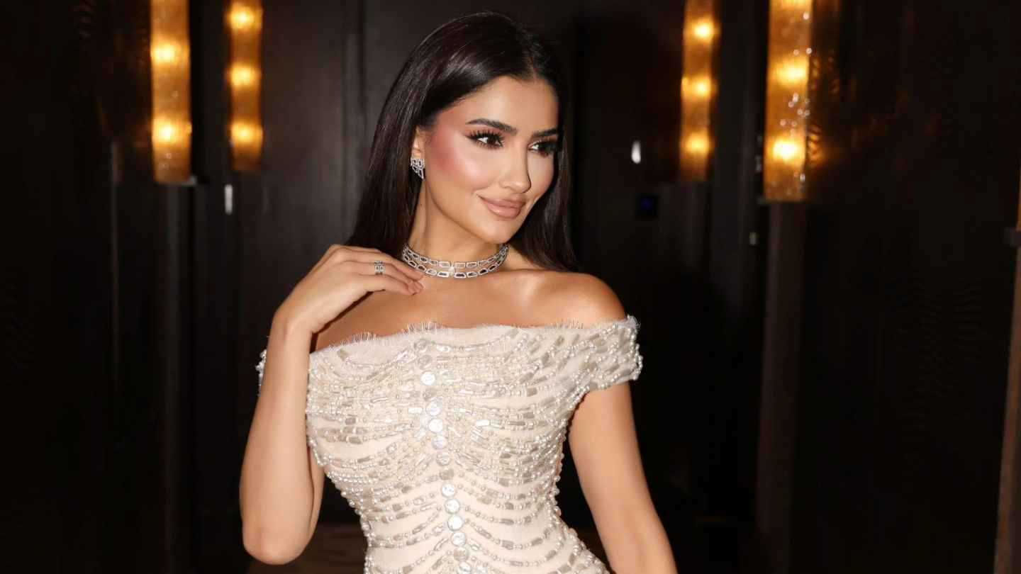 لماذا اعتذرت مي عمر للجمهور؟