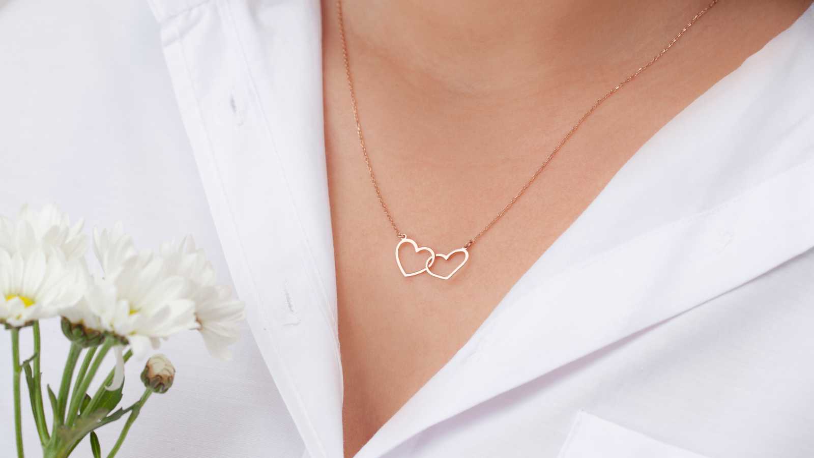 إطلالات النجمات احتفاء باليوم الوطني السعودي