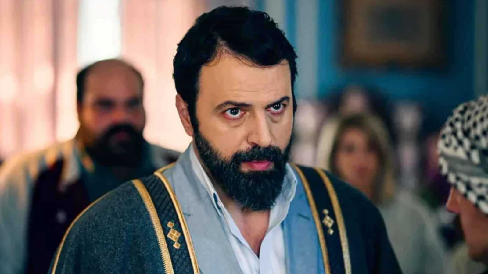 تيم حسن يفاجئ الجمهور بتقليد بشار الأسد في "مولانا"