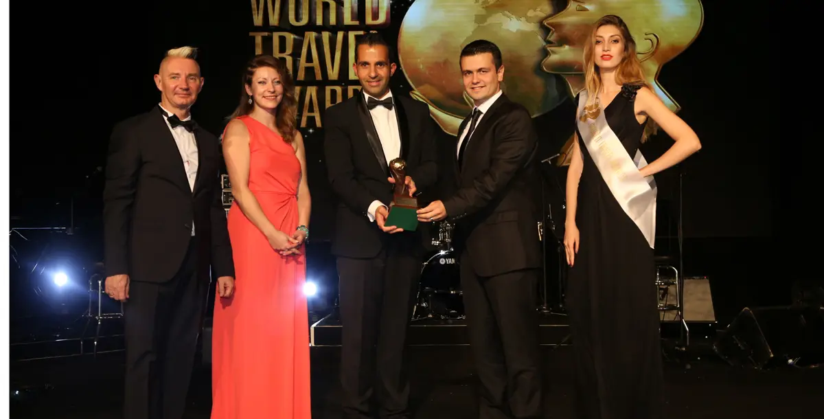 فندق ريكسوس النخلة يحصد 3 جوائز من السفر العالمية وجوائز الضيافة المتميزة في الشرق الأوسط لعام 2016