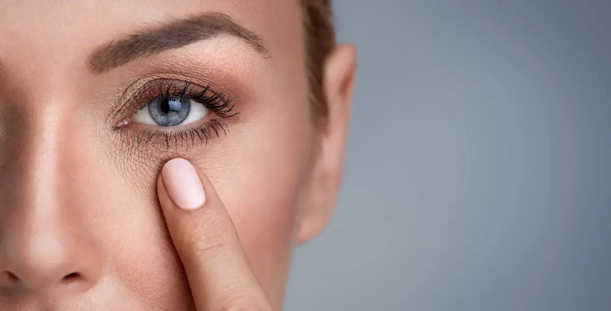 10 طرق طبيعية لإزالة التجاعيد حول العينين.. اكتشفيها!
