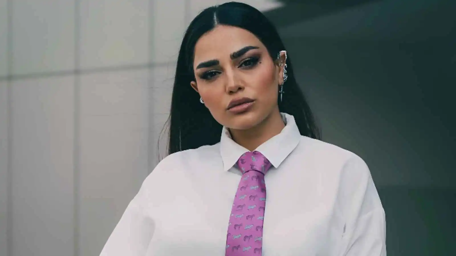 رشا بلال توثق أجواء كواليس "خطيئة أخيرة" مع النجوم
