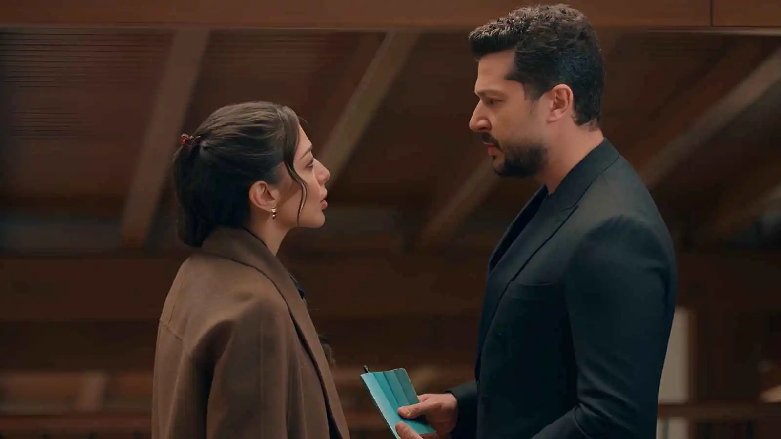 مسلسل "حب ع ورق" الحلقة 44.. أسرار جديدة تقرّب لين من حقيقة أوس