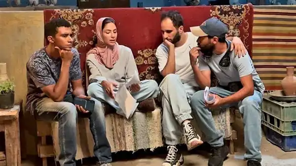هدى المفتي بإطلالة مختلفة في "بنات فاتن"