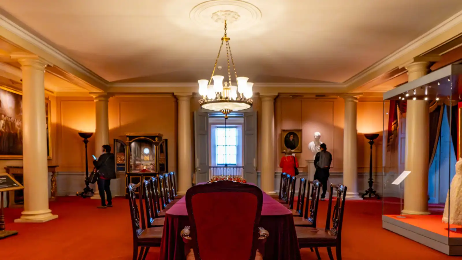 ما يمكن رؤيته في قصر كنسينغتون وأهم الأنشطة السياحية