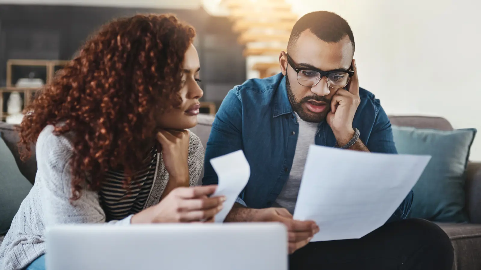كيف تتعاملين مع الديون في زواجك الحديث؟
