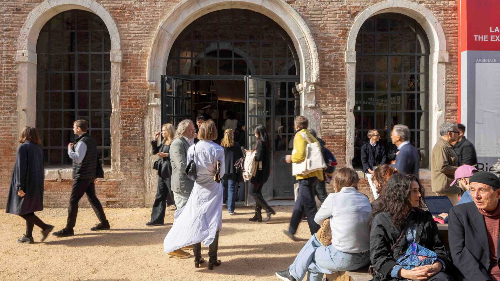 موعد معرض "الجناح الإماراتي في بينالي البندقية" 