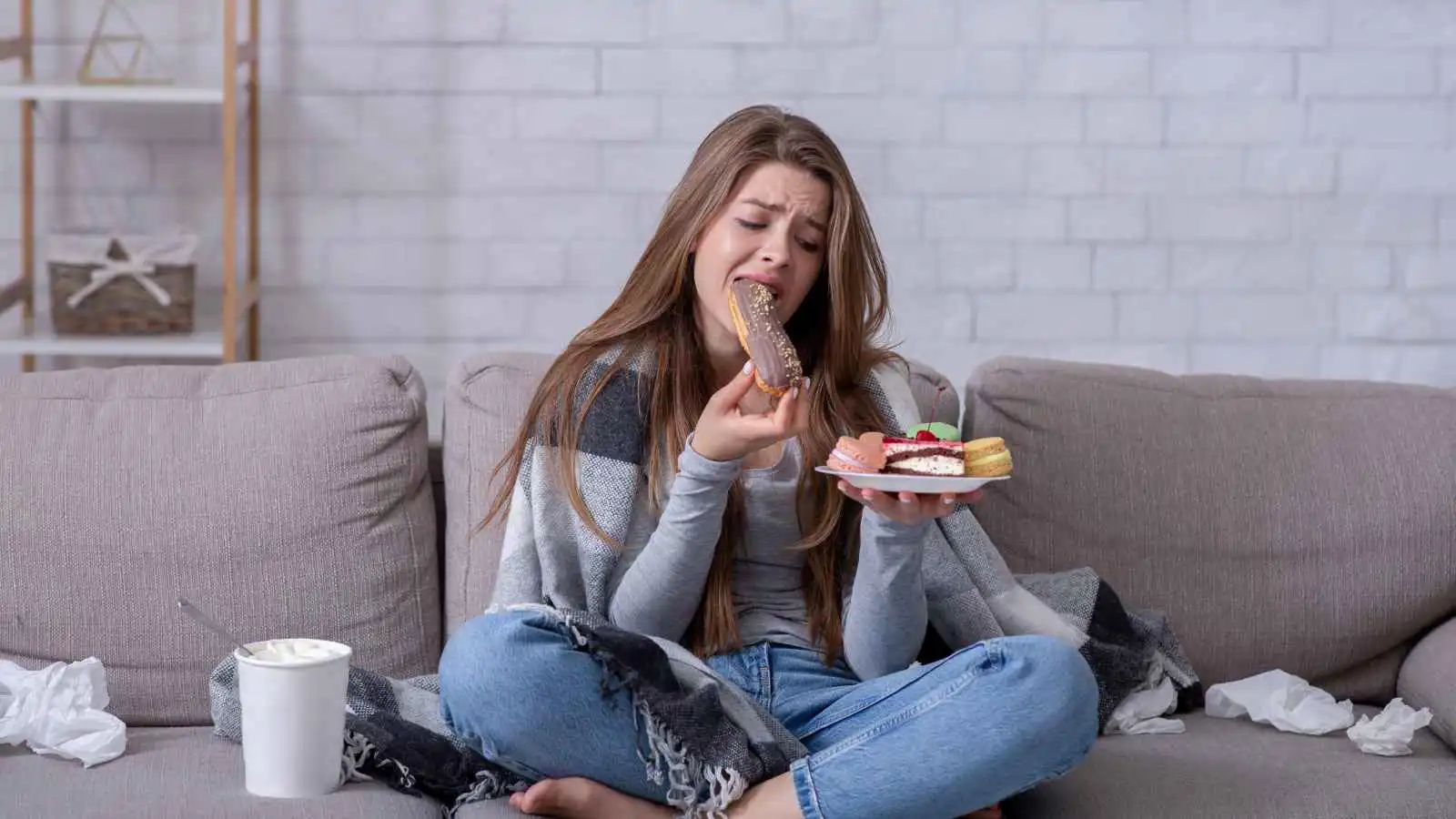 أطعمة تقلل التوتر وأخرى تزيده