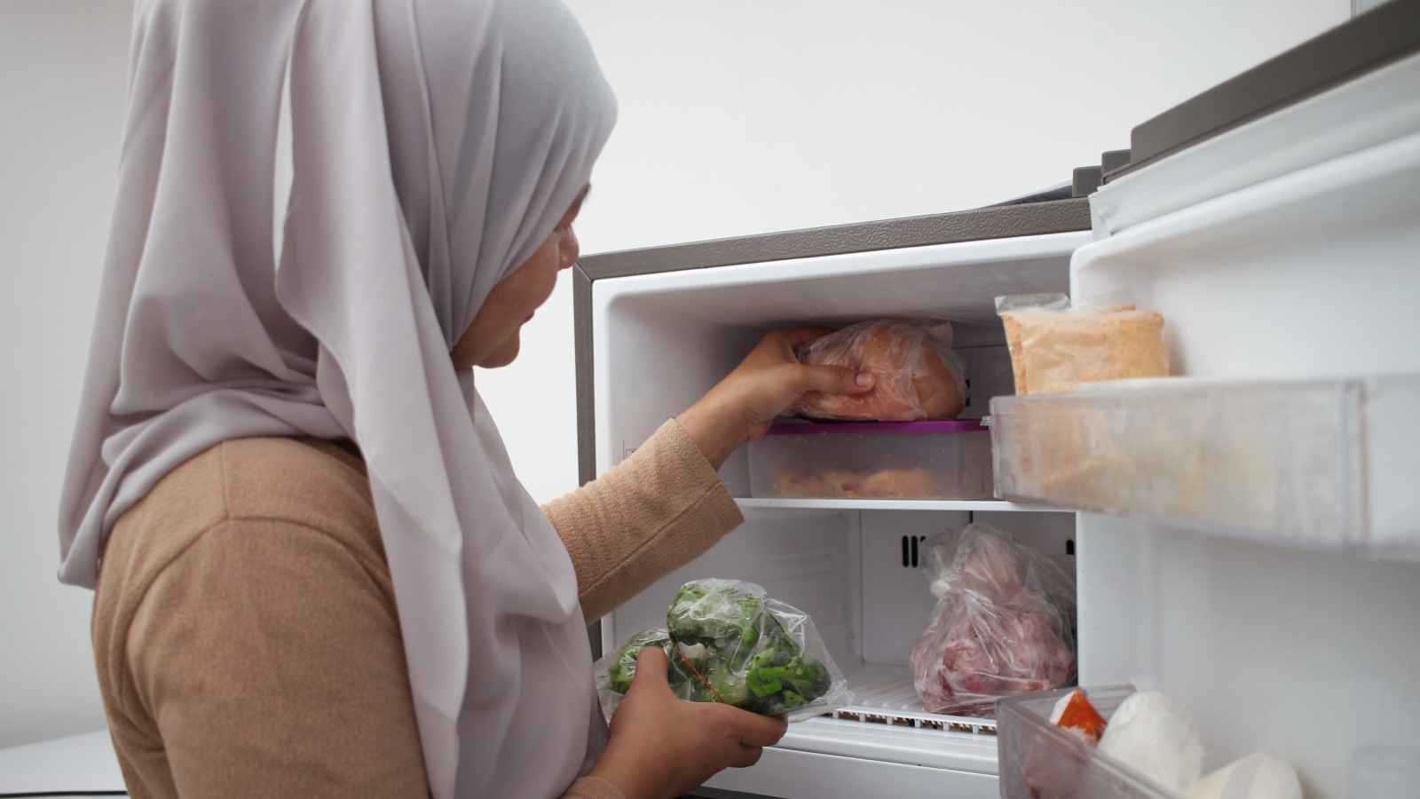 طرق صحية لحفظ طعام الإفطار ومنع الهدر في رمضان