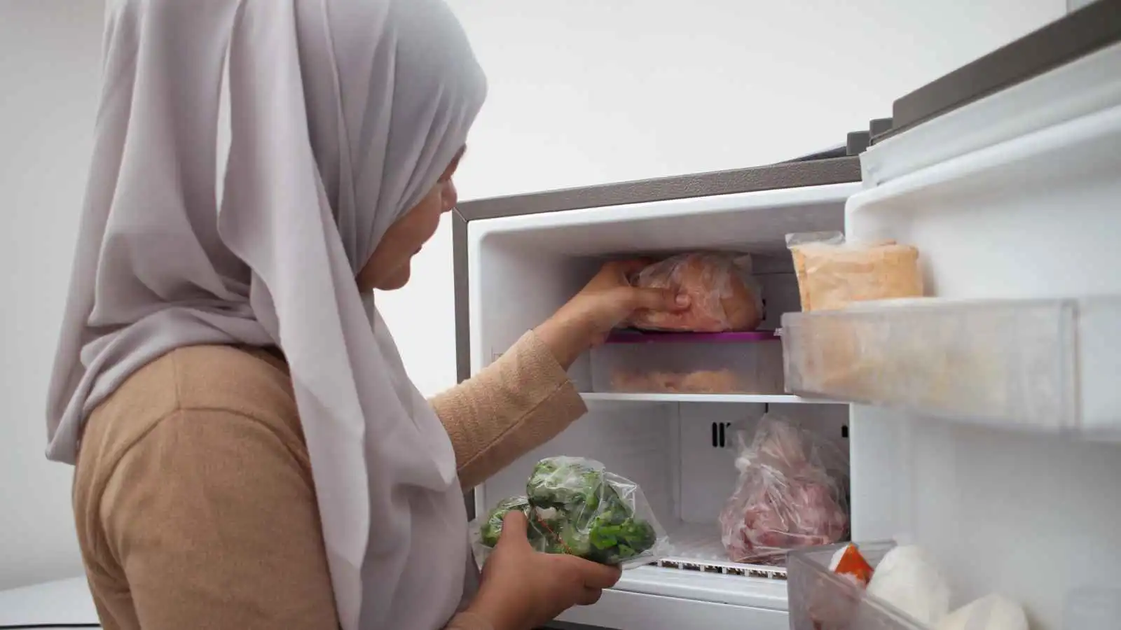 طرق صحية لحفظ طعام الإفطار ومنع الهدر في رمضان