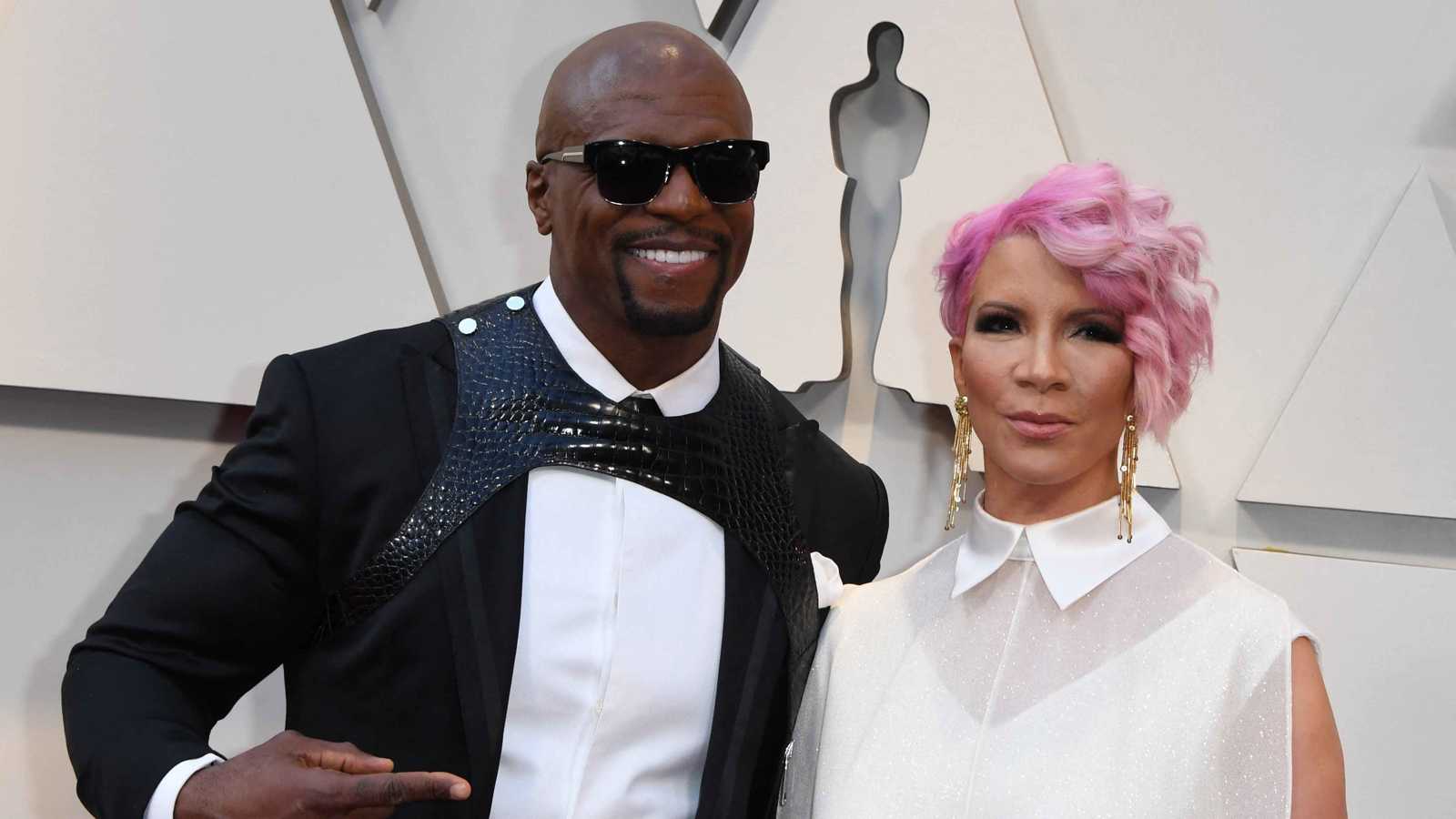 زوجة تيري كروز تعلن إصابتها بمرض باركنسون 