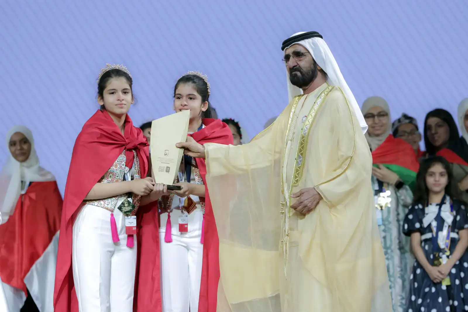 محمد بن راشد يتوج أبطال الدورة التاسعة لتحدي القراءة العربي 2025 محمد بن راشد يتوج أبطال الدورة التاسعة لتحدي القراءة العربي 2025