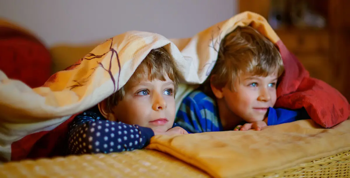 لماذا تشكل الإعلانات التلفزيونية خطرا على صحة الأطفال؟