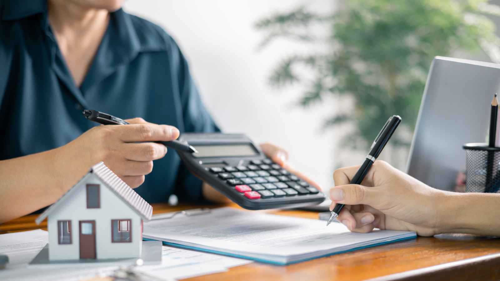 خطوات لا غنى عنها قبل أخذ القروض