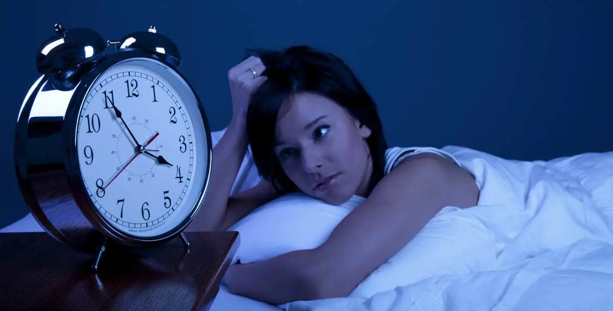 لماذا من الأفضل النوم فترتين في اليوم؟