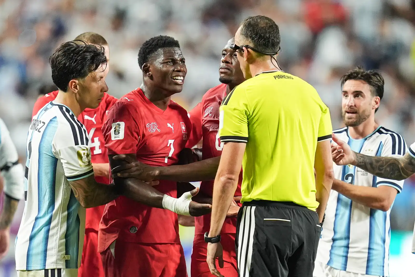 مباراة الأرجنتين وسويسرا.. قرار VAR يقلب أحداث المباراة