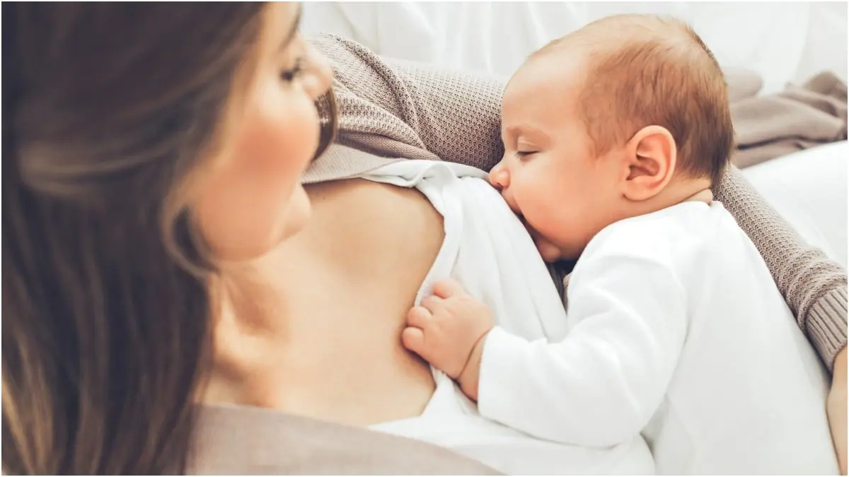 ما معنى تسريب حليب الأم خارج أوقات الرضاعة؟ وما الحل؟