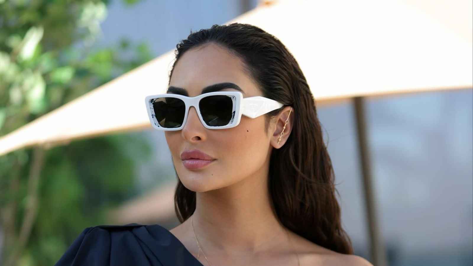 نجمات اعتمدنها… هكذا بدت نور الغندور بتسريحة الضفائر